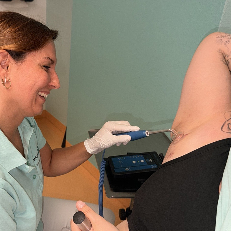 dieses Foto zeigt eine Kaltplasma-Therapie